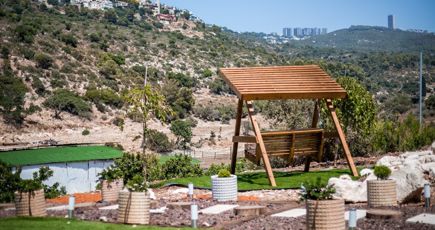 מלון קדם טירת הכרמל - פינת ישיבה לנוף 
